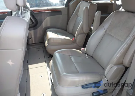 2016 Chrysler Town & Country Limited Platinum z USA, uszkodzony, nr VIN 2C4RC1GG2GR127825